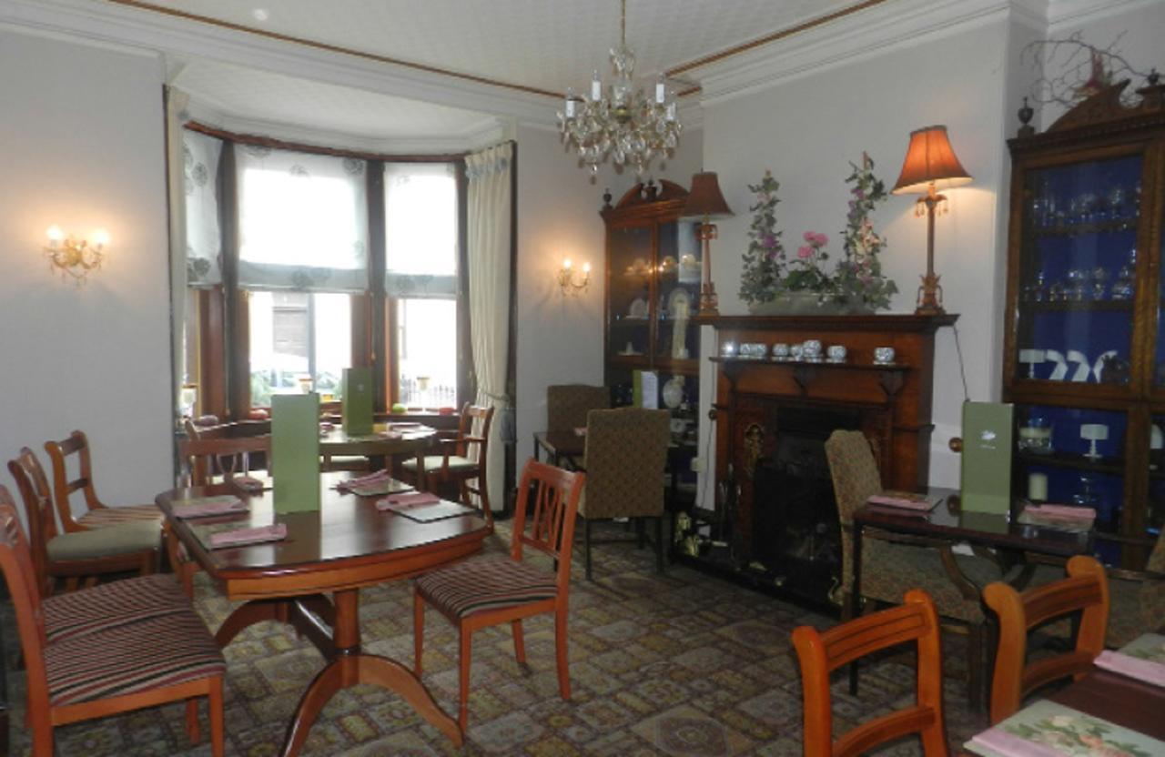 Albert Hotel Питерхед Экстерьер фото